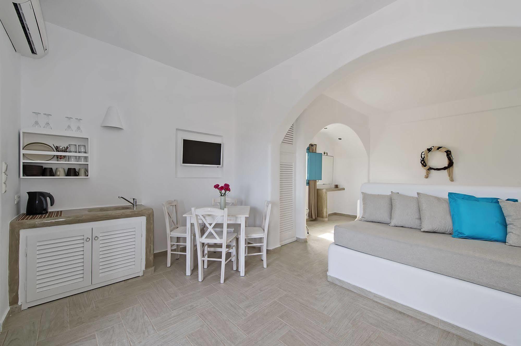 Alizea Villas & Suites Тира Экстерьер фото